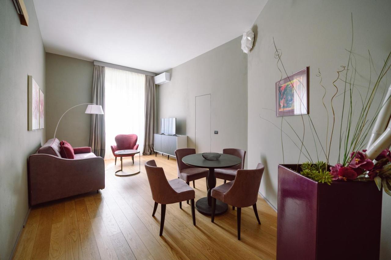 Palazzo Froussard B&B And Living Lucca Bagian luar foto