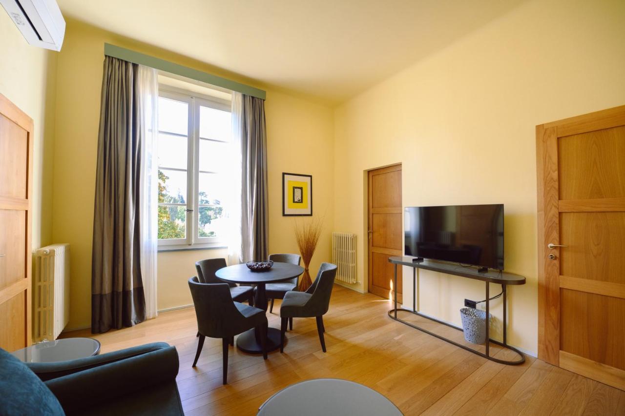 Palazzo Froussard B&B And Living Lucca Bagian luar foto