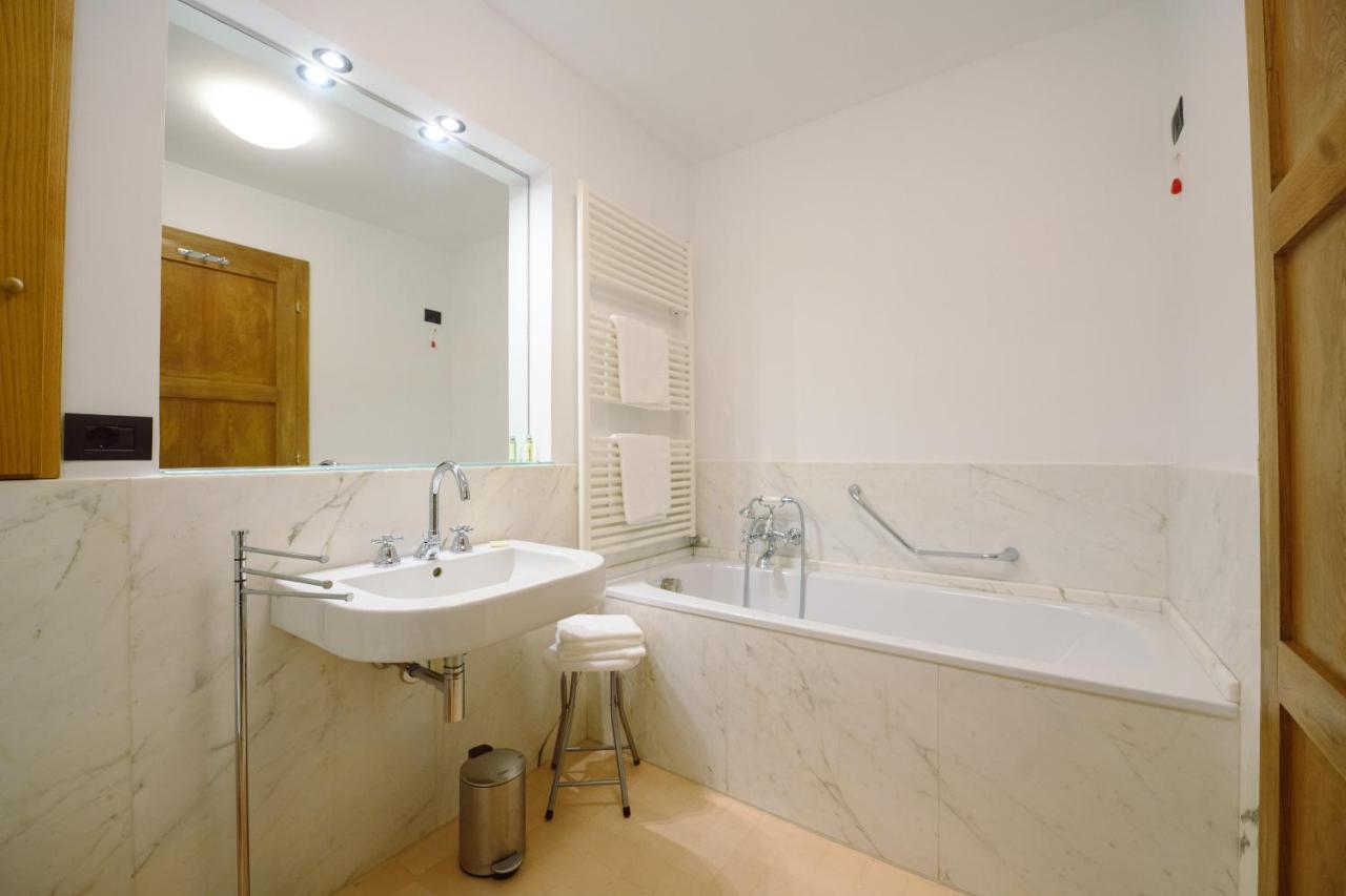 Palazzo Froussard B&B And Living Lucca Bagian luar foto