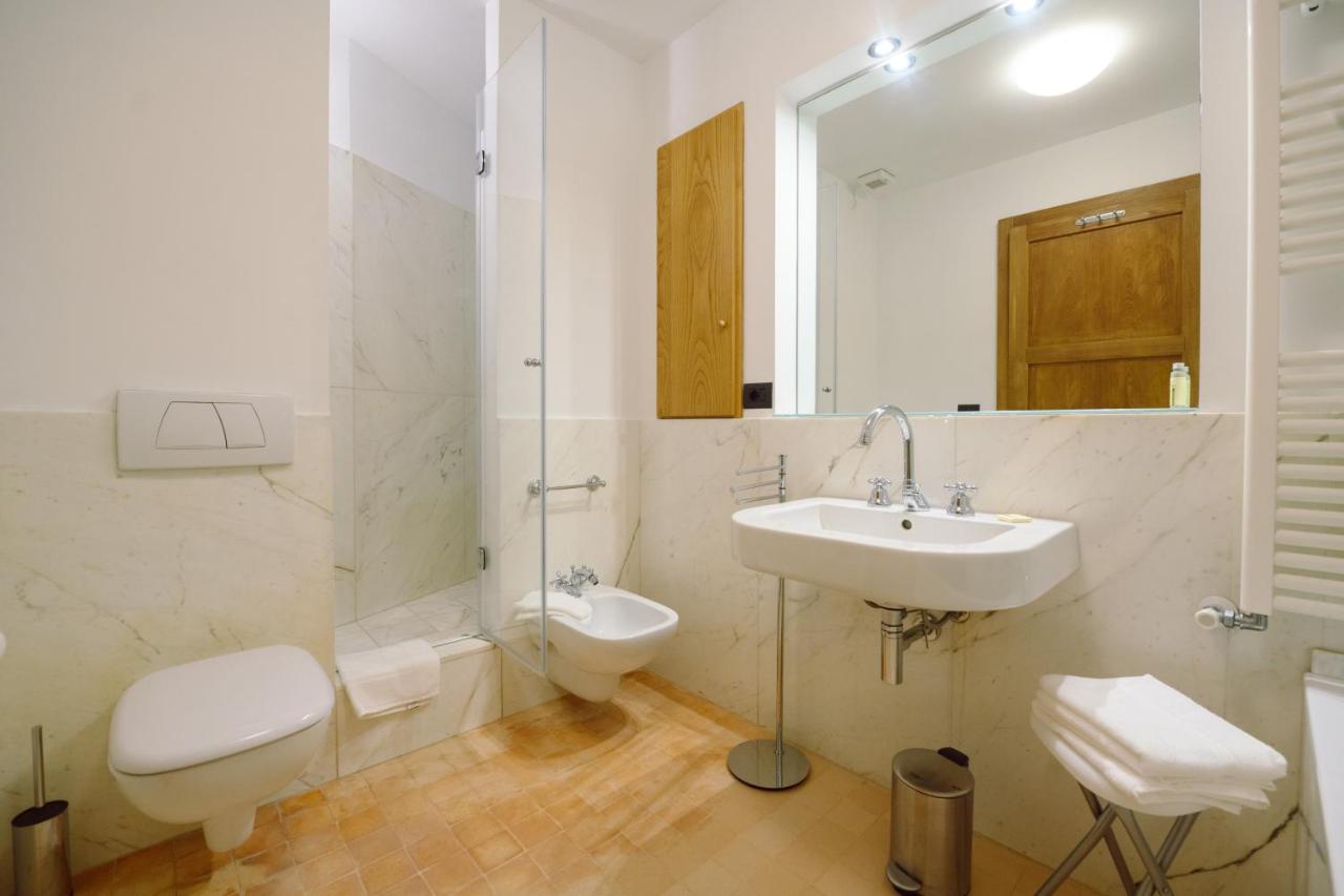 Palazzo Froussard B&B And Living Lucca Bagian luar foto