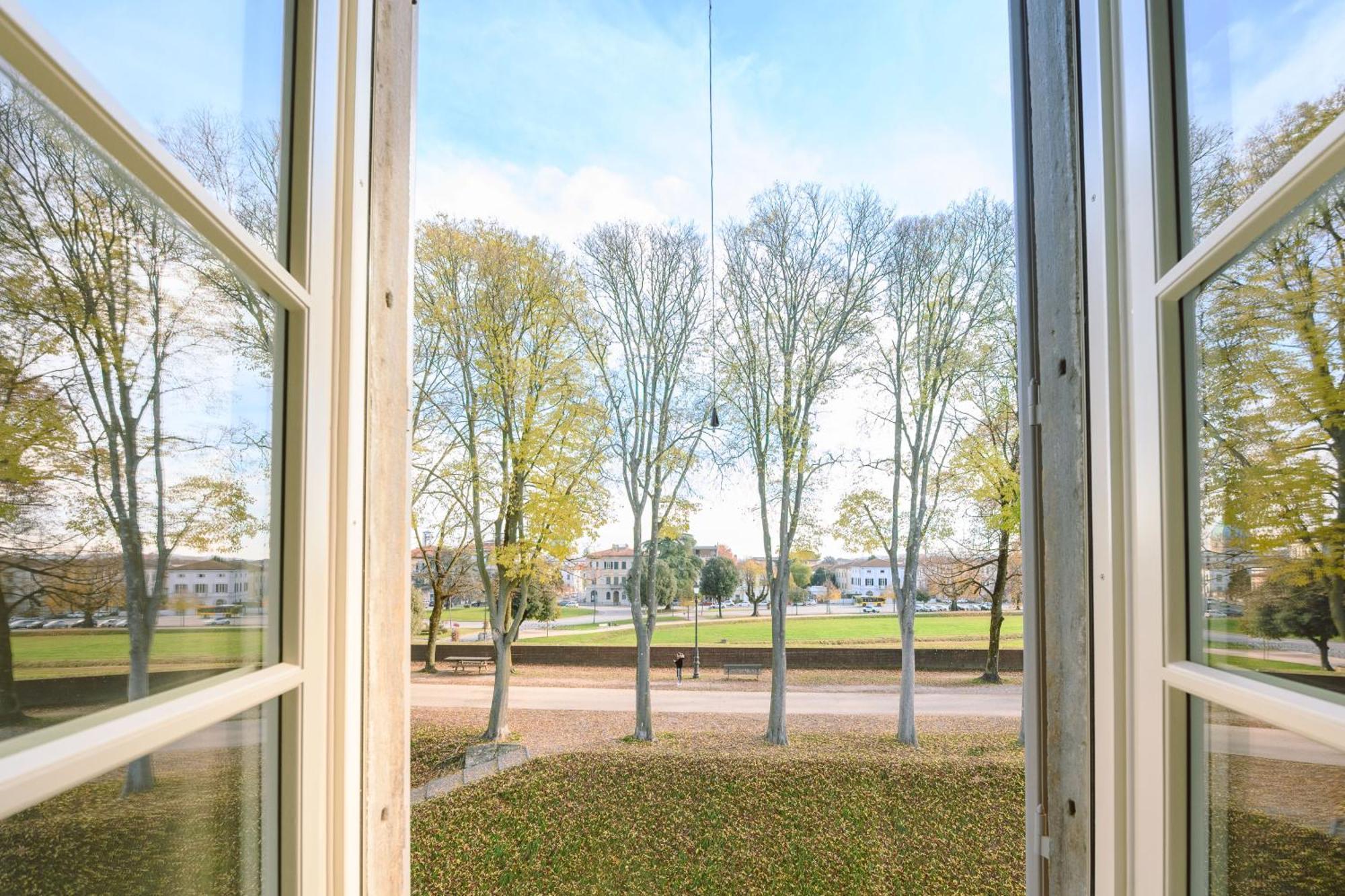 Palazzo Froussard B&B And Living Lucca Bagian luar foto