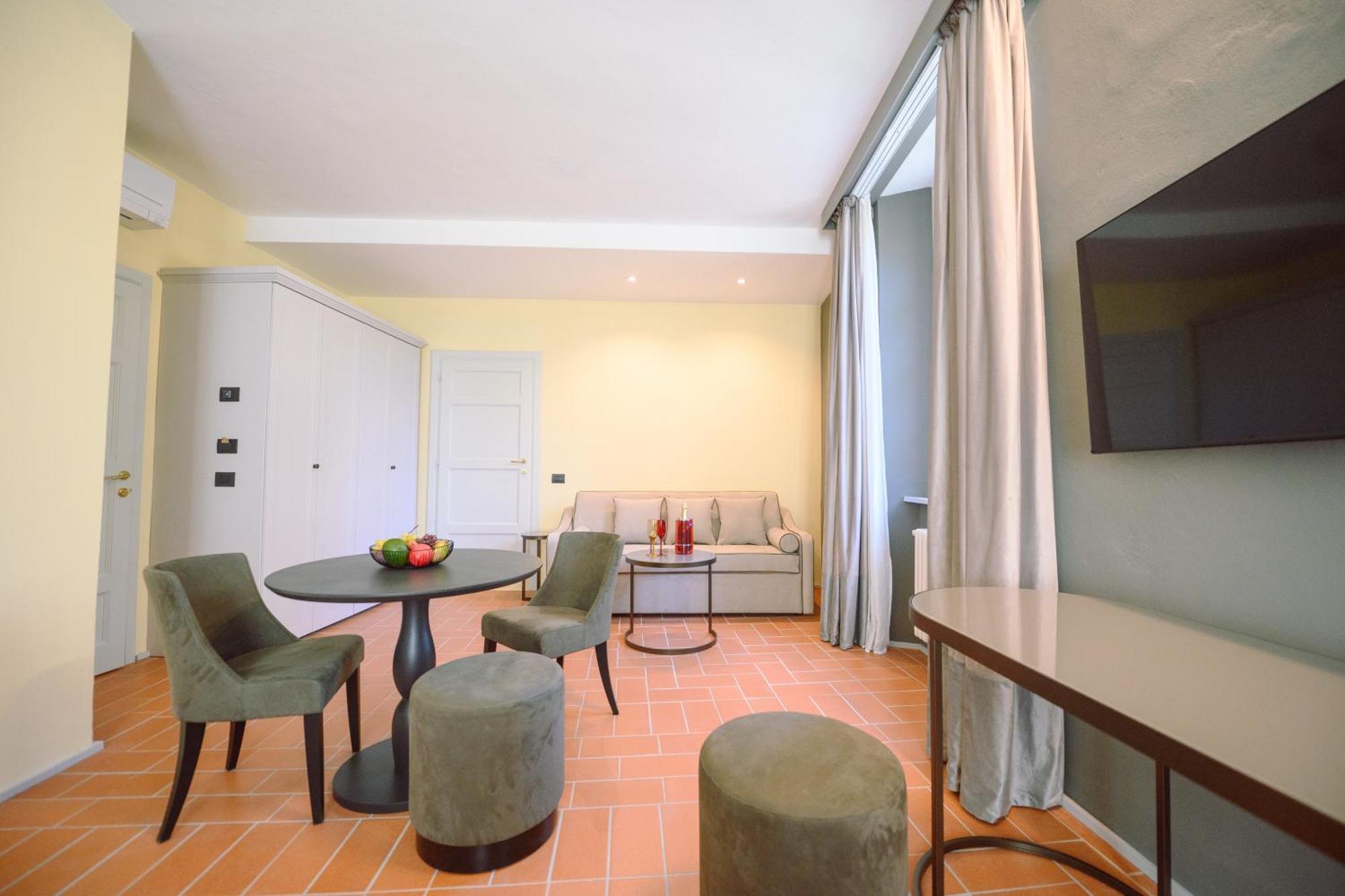 Palazzo Froussard B&B And Living Lucca Bagian luar foto